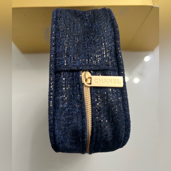 CHANEL New Navy cosmetic bag - Picture 5 of 8